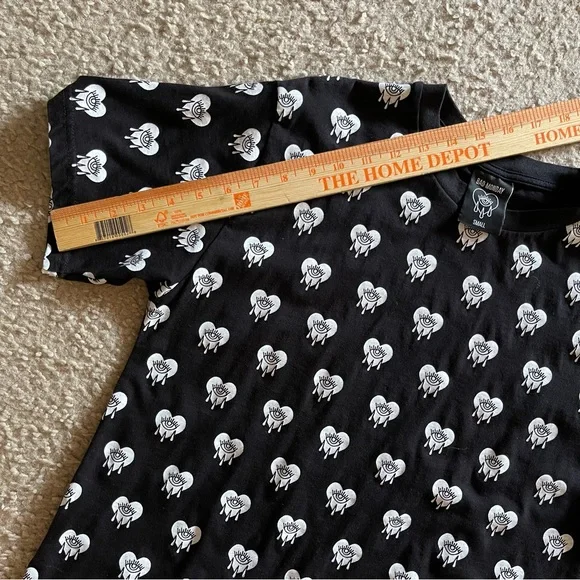 Bad Monday Black & White Heart Drip T-Shirt Witchy Whimsigoth Sz Small Halloween - Picture 6 of 6